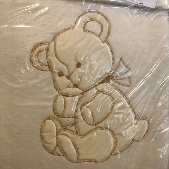 New Quiltex Embroidered Teddy Bear Crib Baby Blanket Eggshell In Original Box - Picture 3 of 7